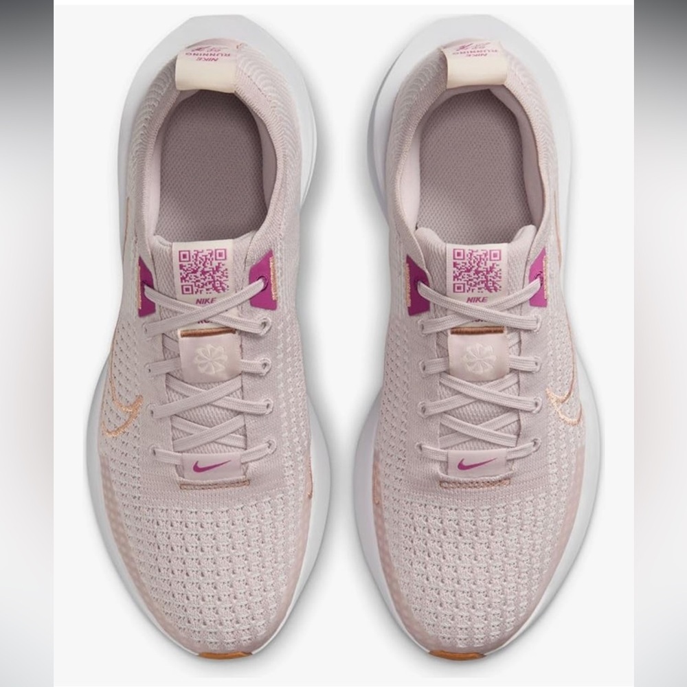Nike Women’s Interact Run Running Shoes - Picture 8 of 16